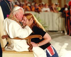 Pape Jean-Paul II et jeune fille.JPG