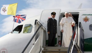 BXVI à son arrivée en Ecosse